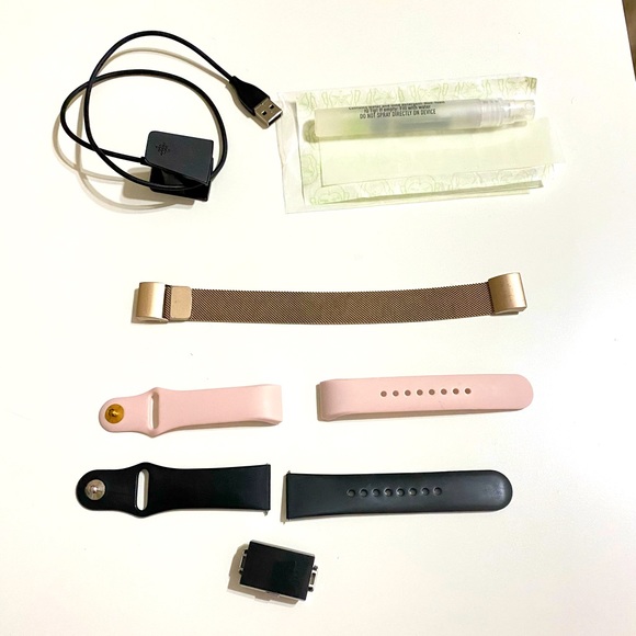 Accessories - Fitbit Charge 2 Bundle